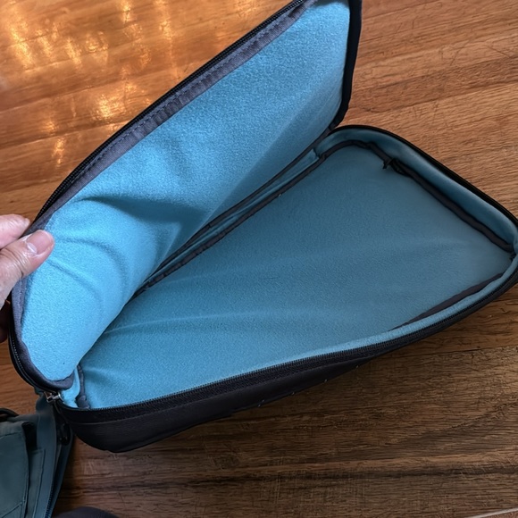 stm computer bag with padded computer case - Picture 13 of 15